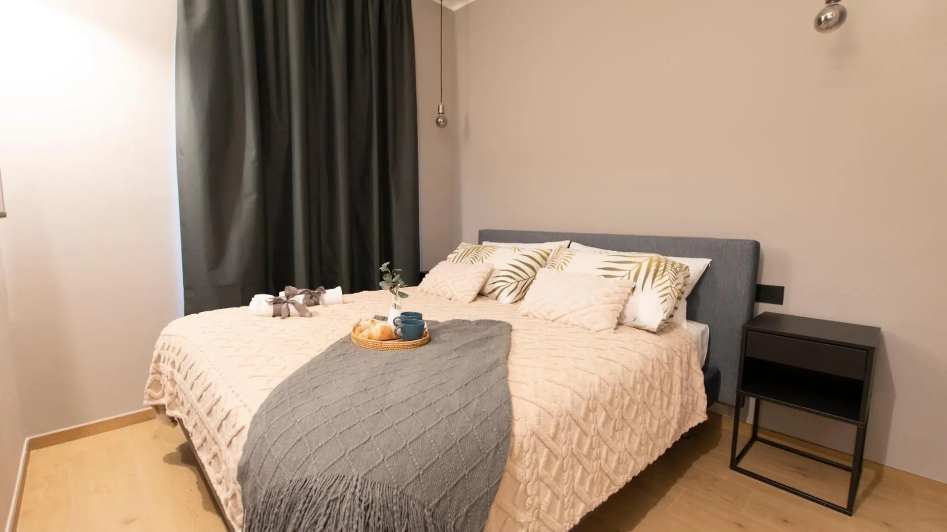 Apartament Ihost Luxury -Free Parking- Plana 6 Mediolan 0*,